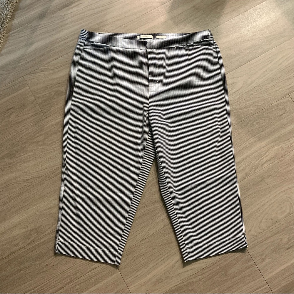 Liz Claiborne pinstriped Capri pants Size 18W